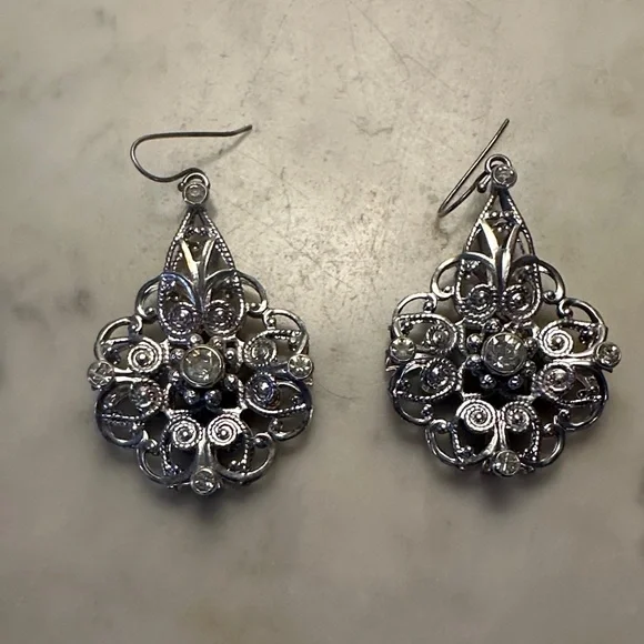 VSA Earrings - Picture 1 of 4